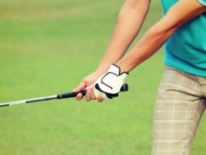 ゴルフのテクイバックでインに引きすぎる？正しい軌道や引き方のコツ